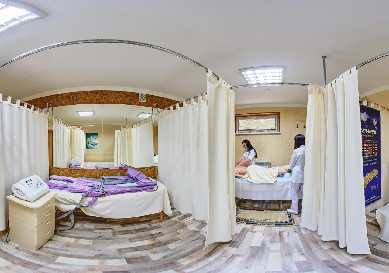 Hermes Resort Hotel Rest&Treatment Truskawez Exterior foto
